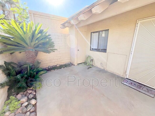 Building Photo - 46375 Ocotillo Dr