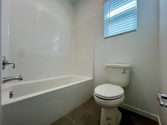 Building Photo - Stunning Newly Built 4-Bedroom, 3-Bathroom Home in Henderson