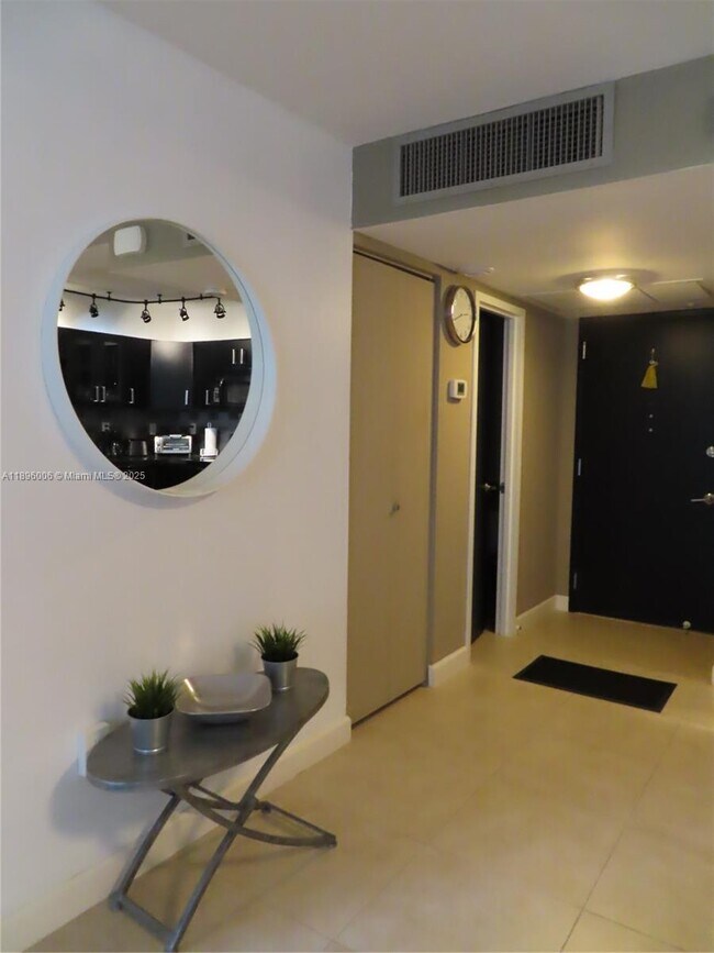 Building Photo - 5701 Collins Ave