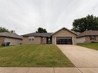 Building Photo - 991 Glen Oaks Dr