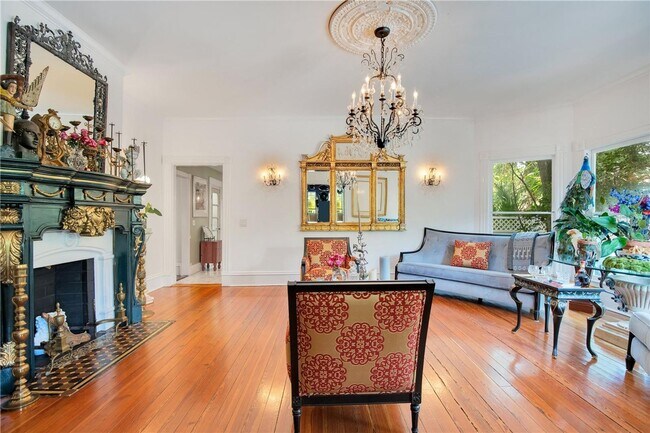 Building Photo - Queen Anne Victorian Estate