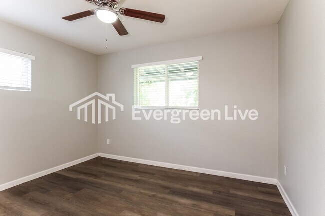 Building Photo - 3410 W Mariposa St