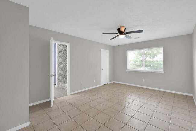 Building Photo - 28903 Atherstone St