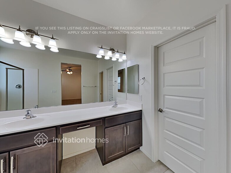 Building Photo - 18158 W Fulton St