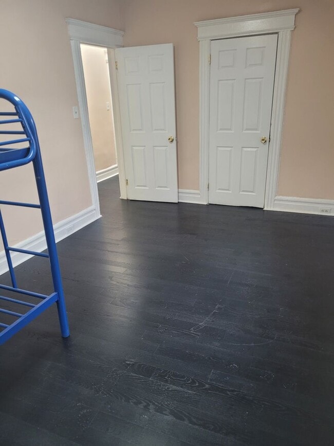 Building Photo - 91 S Munn Ave