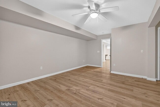 Building Photo - 13016 Pilgrims Inn Dr