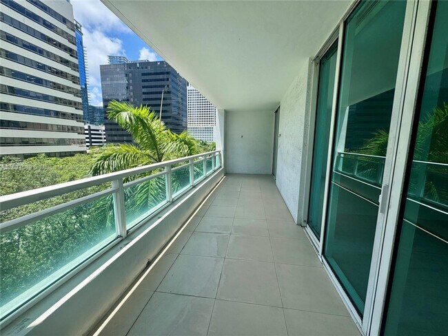 Building Photo - 951 Brickell Ave