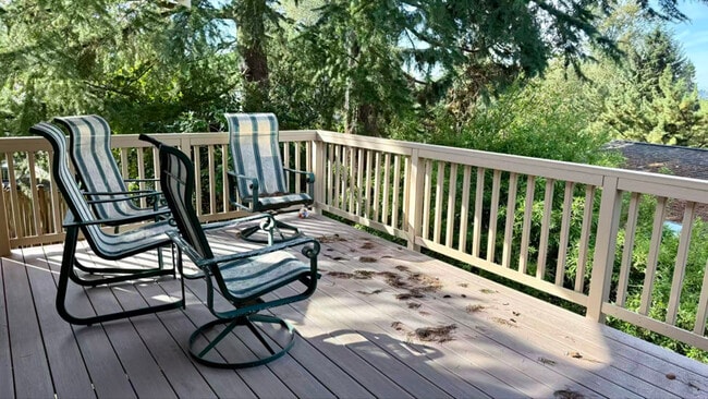 Building Photo - 215 19th Ave