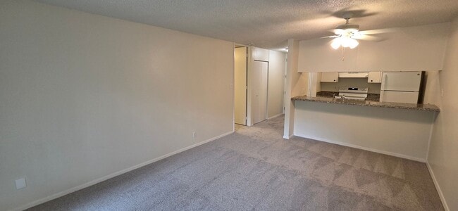Building Photo - Spacious 1-bed 1-bath condo now available ...