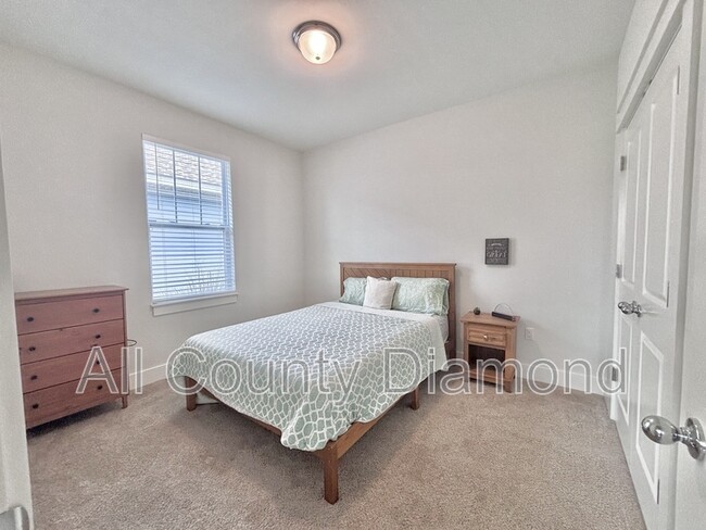 Building Photo - 446 Foxtail Wy