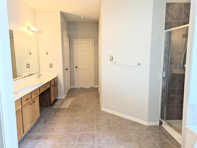 Building Photo - 2716 Park Falls Dr