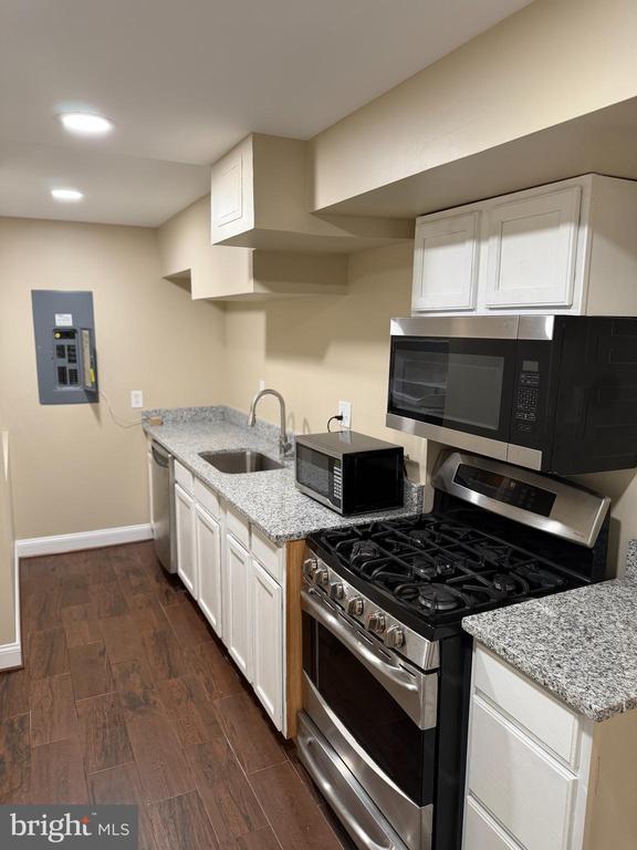 Building Photo - 13580 Den Hollow Ct