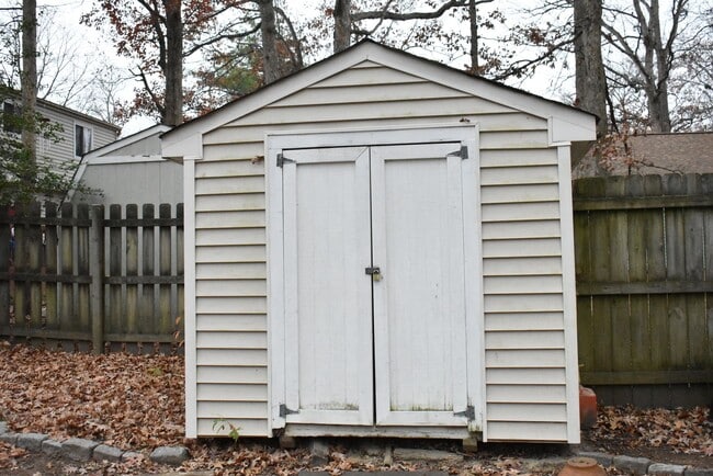 Building Photo - Fantastic Fredericksburg Home In Devonne Woods!