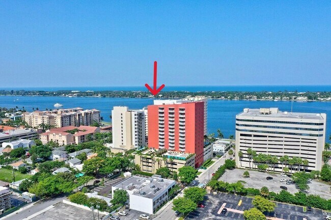 Building Photo - 1551 N Flagler Dr