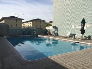 Building Photo - To register for the showing time, note the 4 digit code: 5606 and click "APPLY NOW."(mobile:orang...