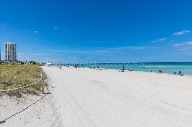 Building Photo - 6917 Collins Ave