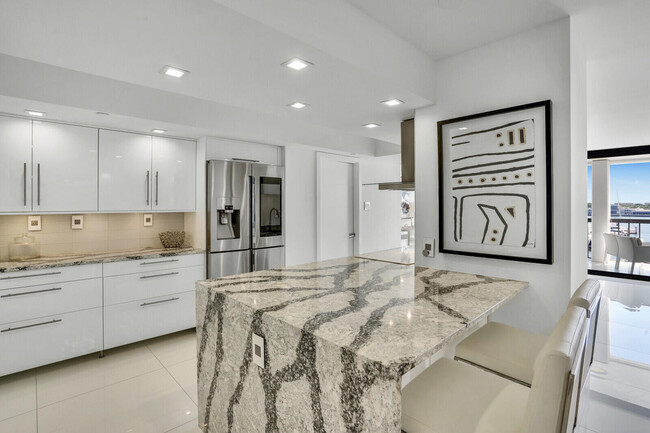 Building Photo - 400 N Flagler Dr