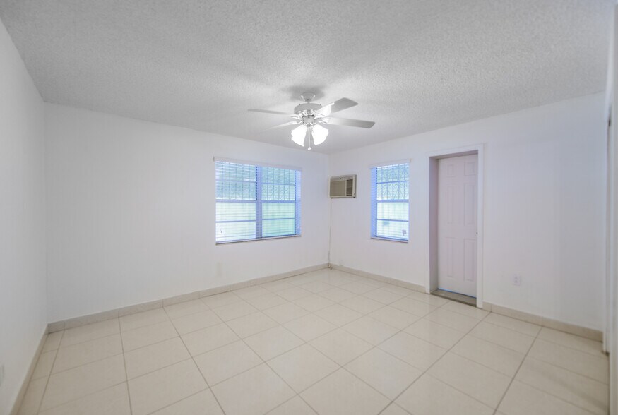 Building Photo - 1508 SW 13th Ave