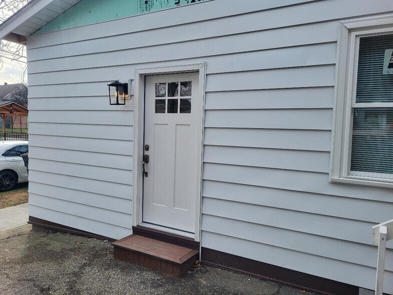 Building Photo - 2094 Dowd Ave