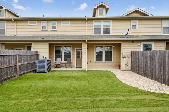 Building Photo - 17019 Wilthorne Gardens Ct