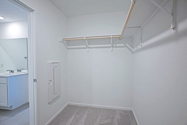 Building Photo - 462 River Run Wy