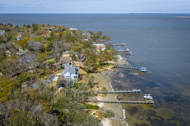 Building Photo - 219 Patane