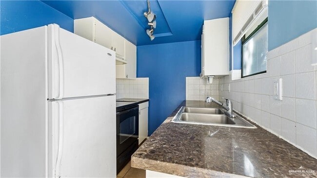 Building Photo - 8 E Champion St