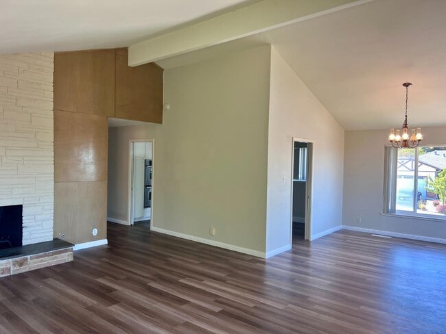 Building Photo - 2717 Trousdale Dr