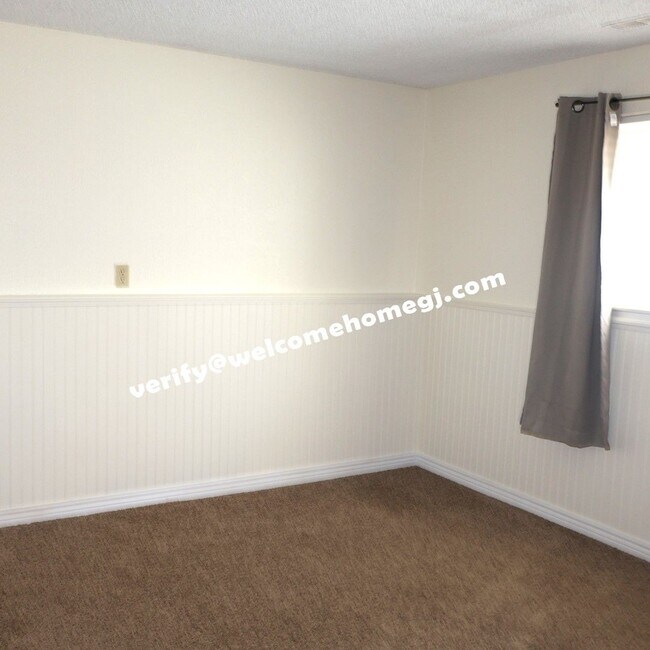 Building Photo - 2844 Lexington Ln