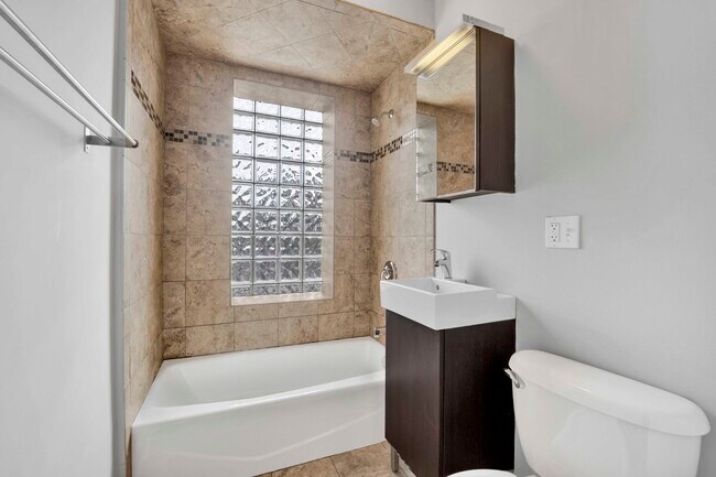 Building Photo - 414 Walnut St