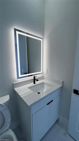 Building Photo - 1009 NE 15th Ln