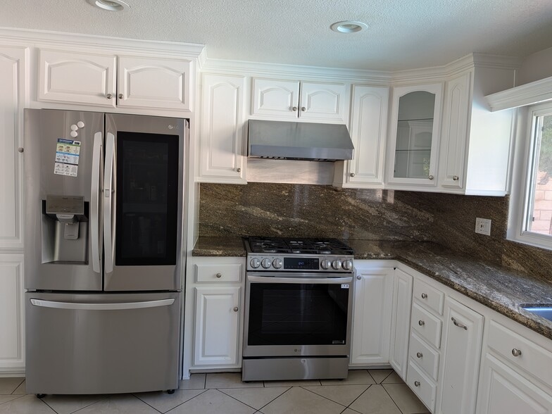 Building Photo - 20143 Baltar St