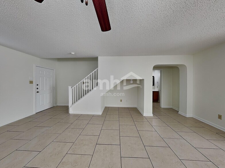 Building Photo - 8043 Cantura Mls