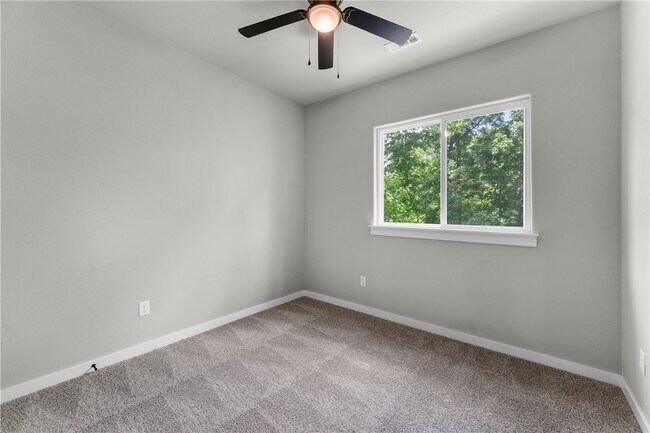 Building Photo - 53 Shetland Dr