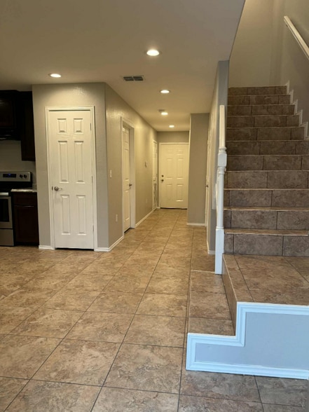 Building Photo - 205 Los Flores Ave