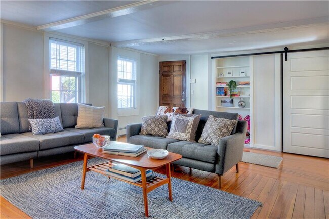 Building Photo - 37 William St