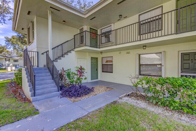 Building Photo - 601 Sabal Ridge Cir