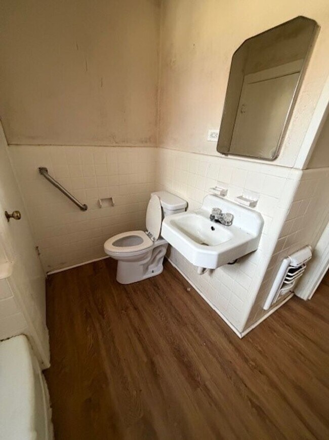 Building Photo - 312 N 37th St