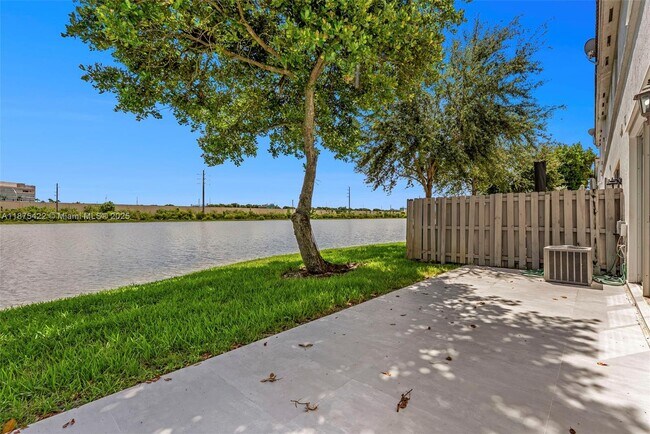 Building Photo - 3907 SW 155th Ave