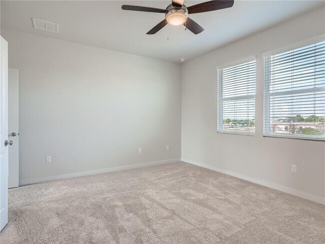 Building Photo - 1309 Showbox St