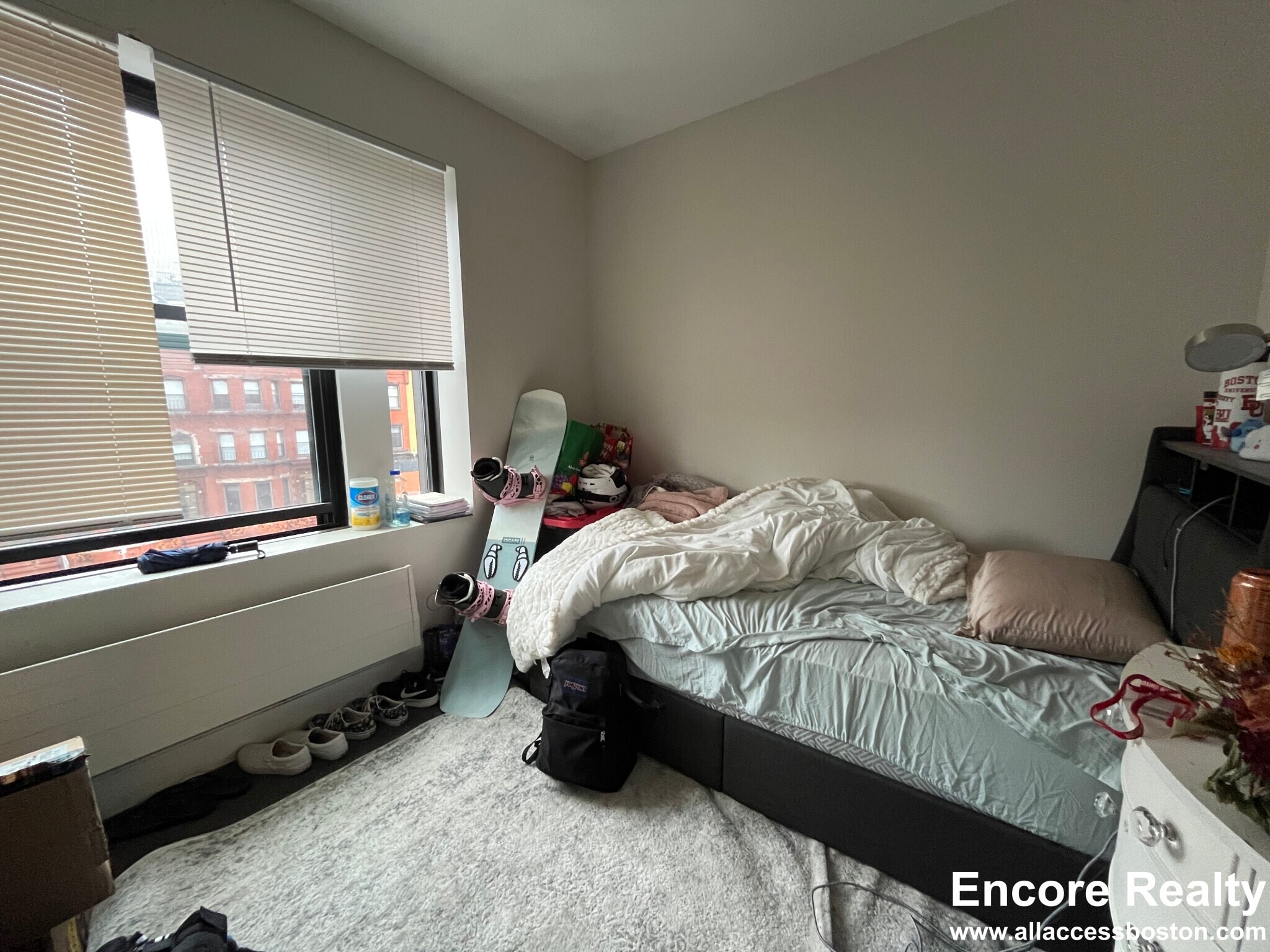 Building Photo - 16 Aberdeen St