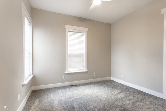 Building Photo - 1330 Marlowe Ave