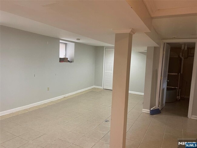 Building Photo - 55 Crescent Ave