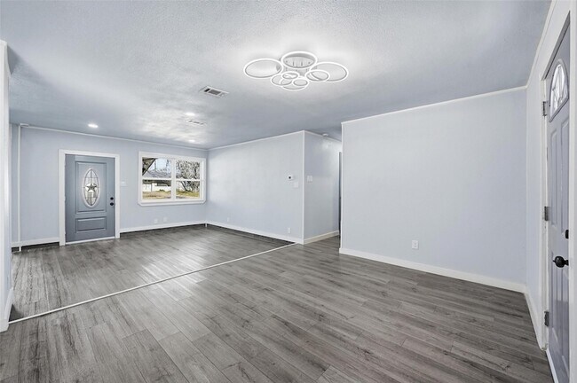 Building Photo - 3922 Rainier St