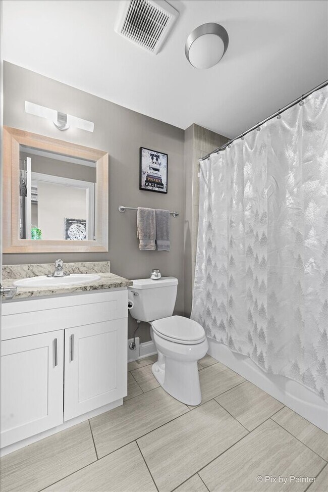 Building Photo - 364 S Main St