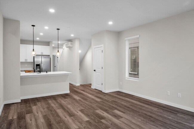 Building Photo - New Construction Luxury Townhome - Bright & Sunny End Unit