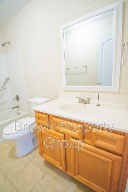 Building Photo - 7217 Pebblebrook Dr