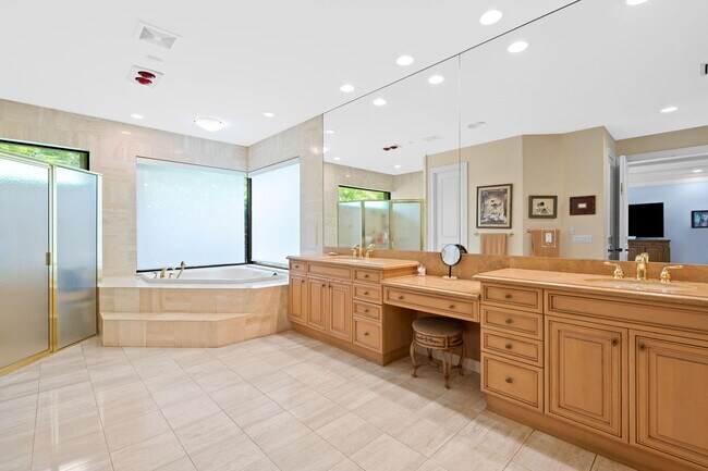 Building Photo - 18540 Long Lake Dr