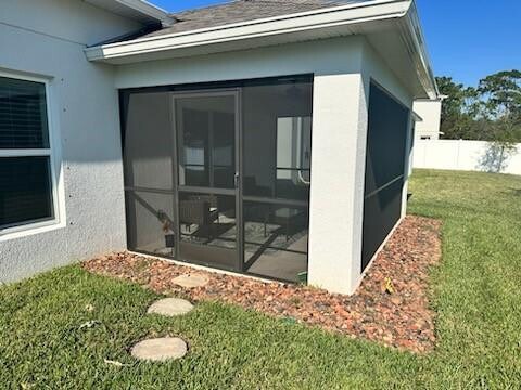 Building Photo - 1099 Dania Cir