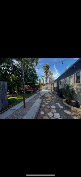 Building Photo - 2661 Newell St